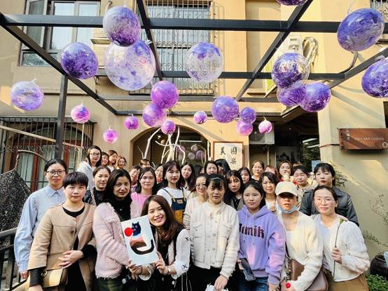 巧手创造 绽放芳华—乐鱼平台_乐鱼(中国)一站式服务平台养老组织女员工开展妇女节庆祝活动