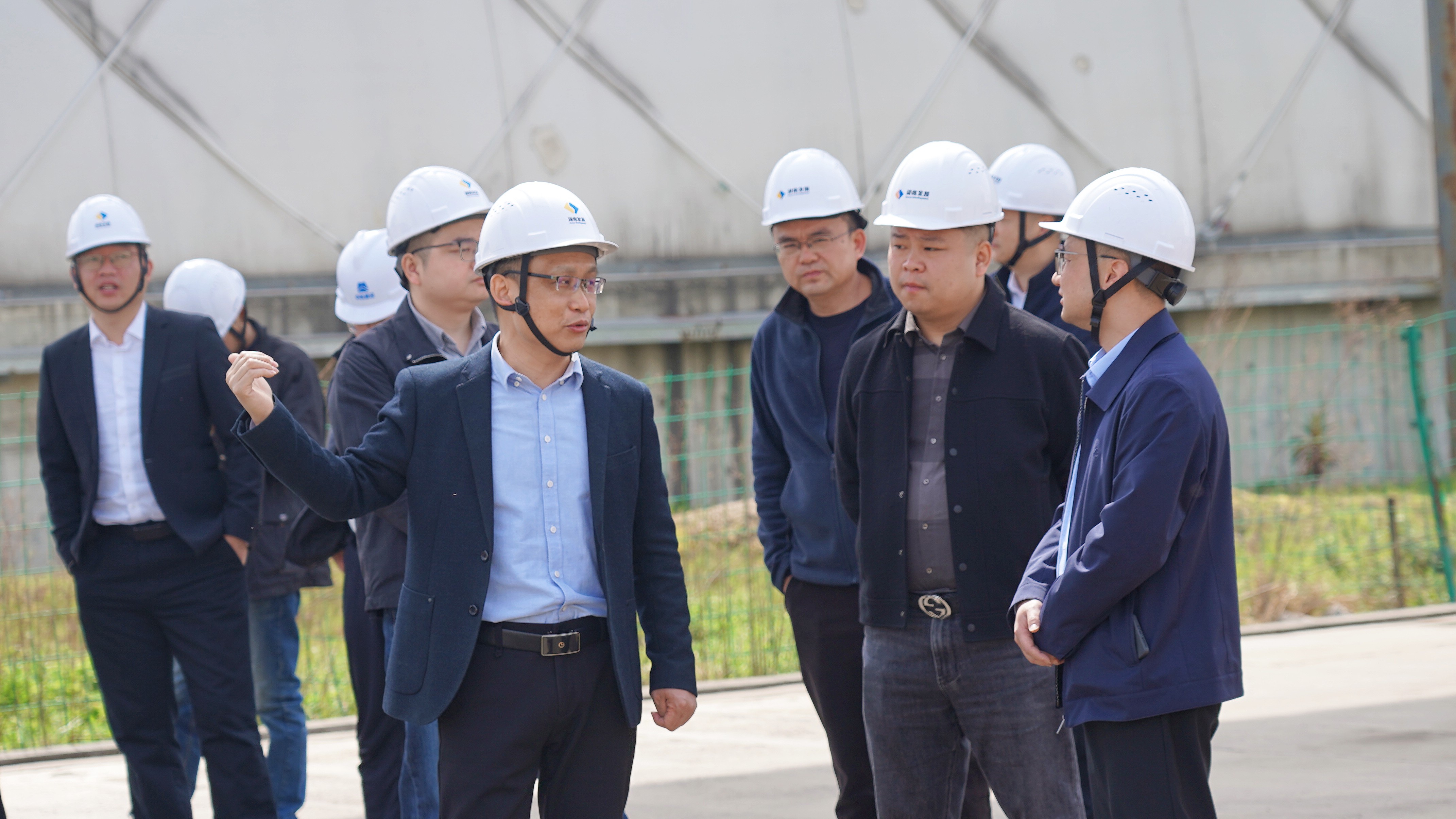 沅江市副市长雷亮调研乐鱼平台_乐鱼(中国)一站式服务平台机制砂和砂石集散中心项目