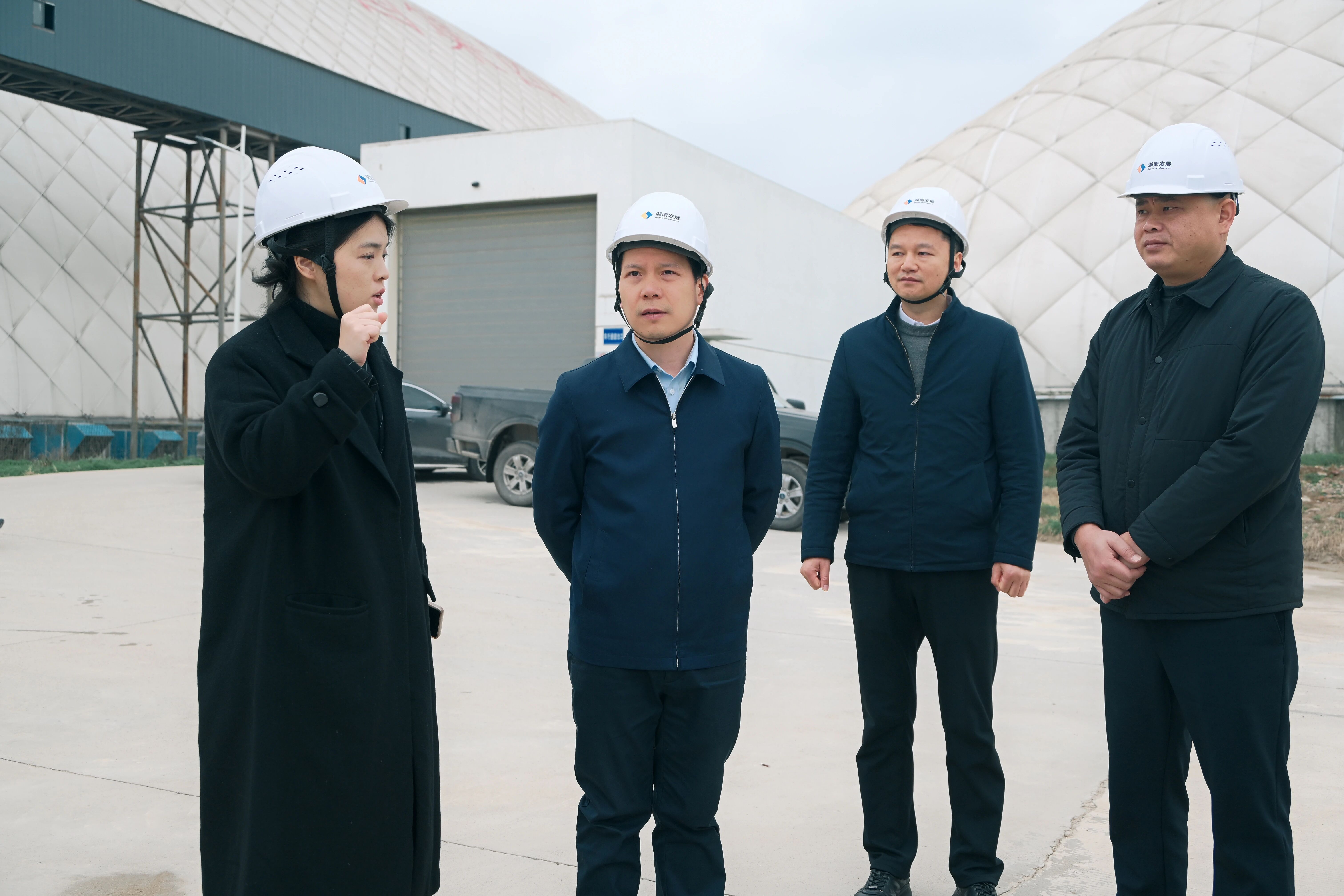 廖江华调研乐鱼平台_乐鱼(中国)一站式服务平台机制砂和砂石集散中心项目